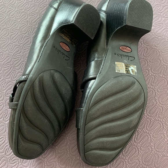 Clarks Women Shoes, Size 7.5W, Black Color - Picture 6 of 9